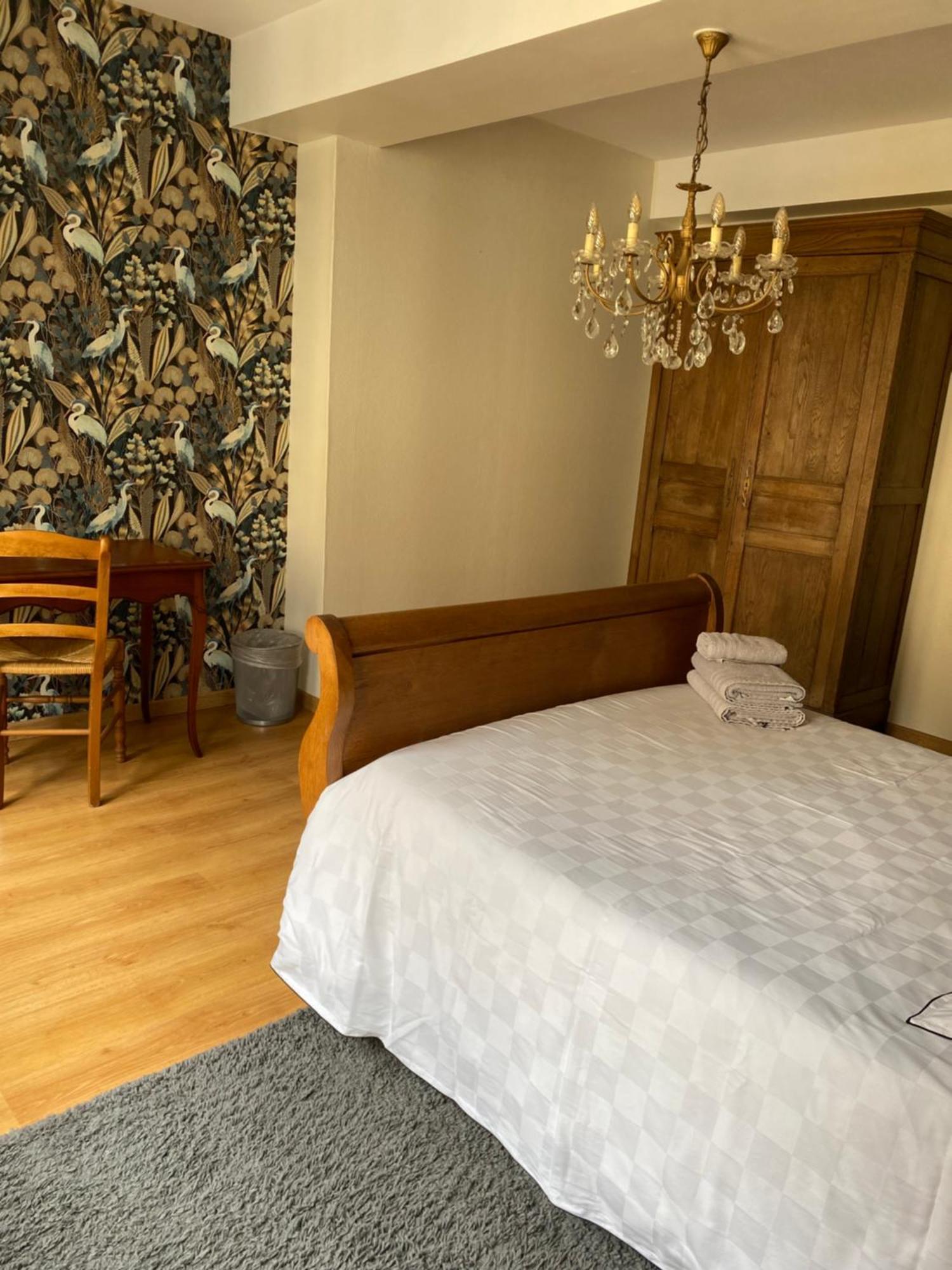 La Chambre D'Angele Sedan Kültér fotó