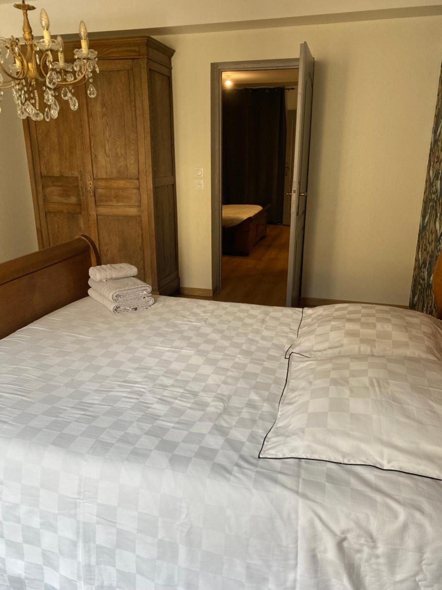 La Chambre D'Angele Sedan Kültér fotó
